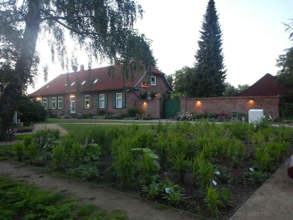 4 Sterne Wohnen "Zum Alten Forsthof" Am Schlosspark, App 1 "Smuck Und Groot" Eutin Exterior photo